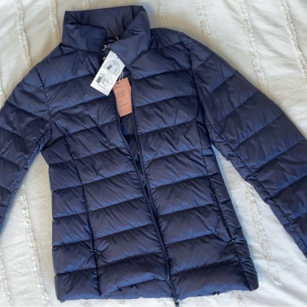 Women's Navy Puffer Jacket - Unused